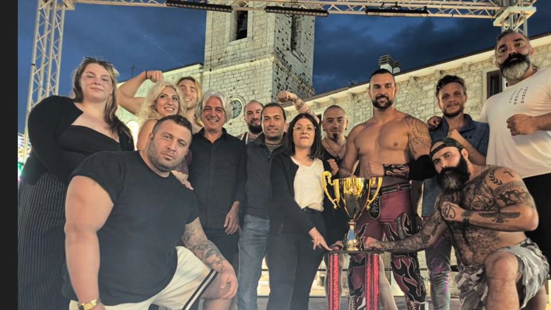 Il grande wrestling fa sognare Pizzoferrato. Successo per il primo trofeo internazionale dedicato al “mitico” Bruno Sammartino. Evento promosso dal comune e dalla Federazione Italiana Wrestling. GUARDA IL SERVIZIO.